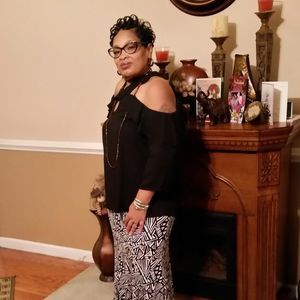 Meet your Posher, Pamela